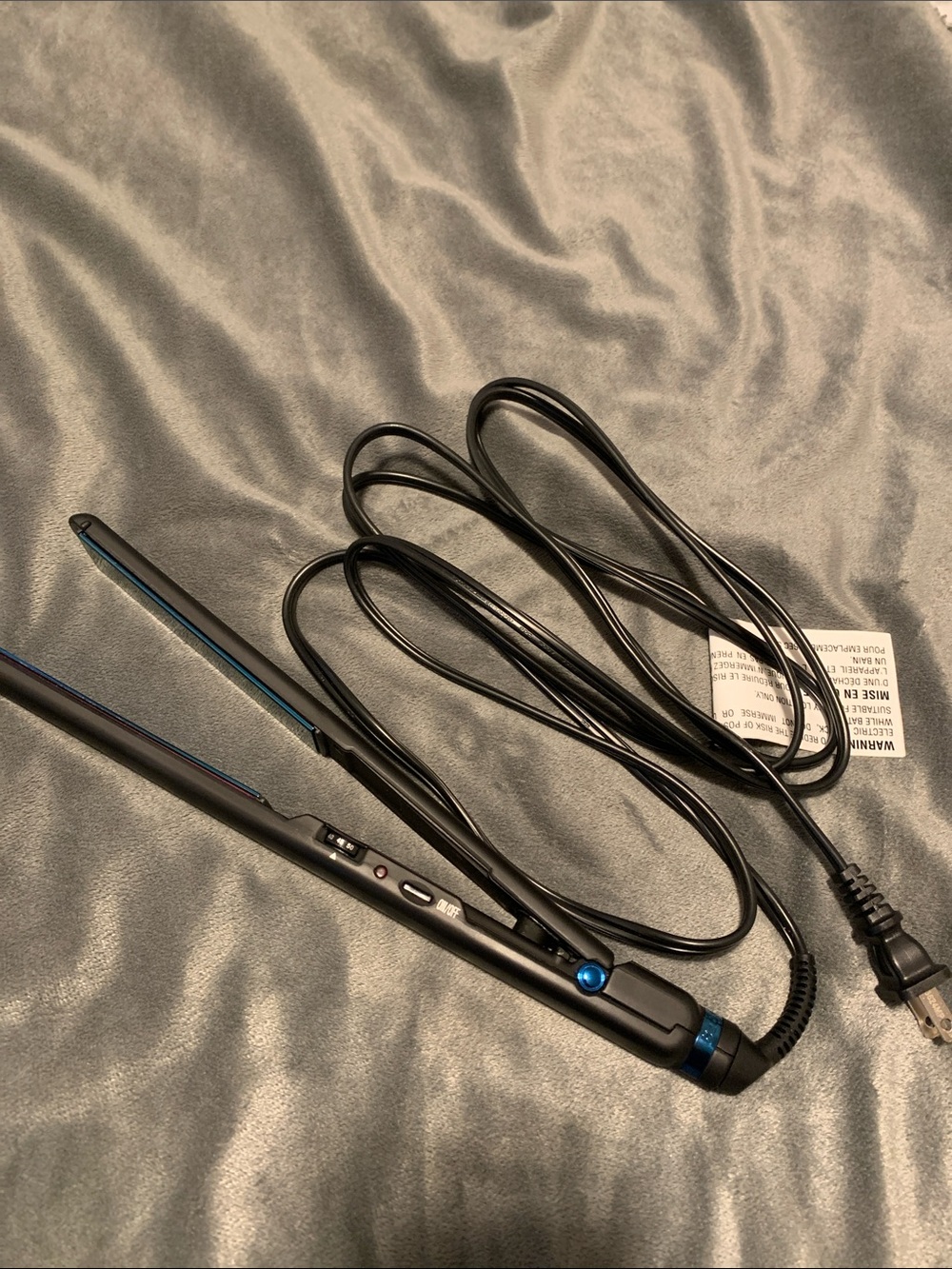 {Like New}Limited Edition Black&Blue Flat iron